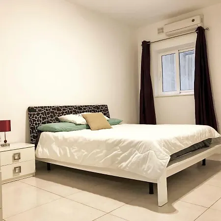 Stunning 3-bedroom Seafront In