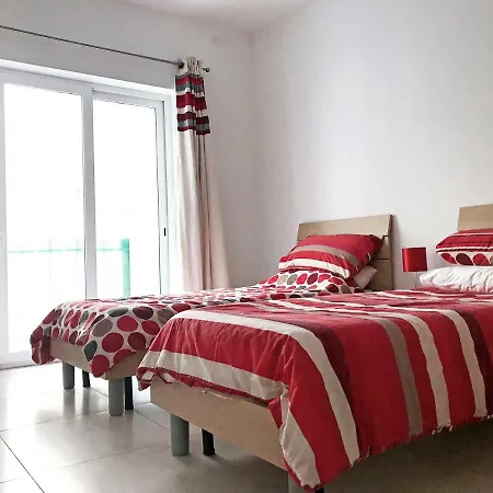 Stunning 3-bedroom Seafront In Apartamento Sliema